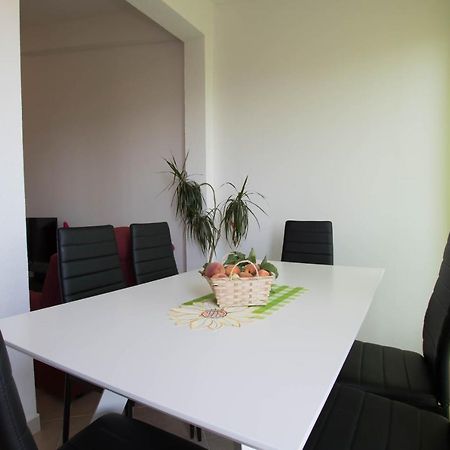 Apartment Andrea Трогир Екстериор снимка