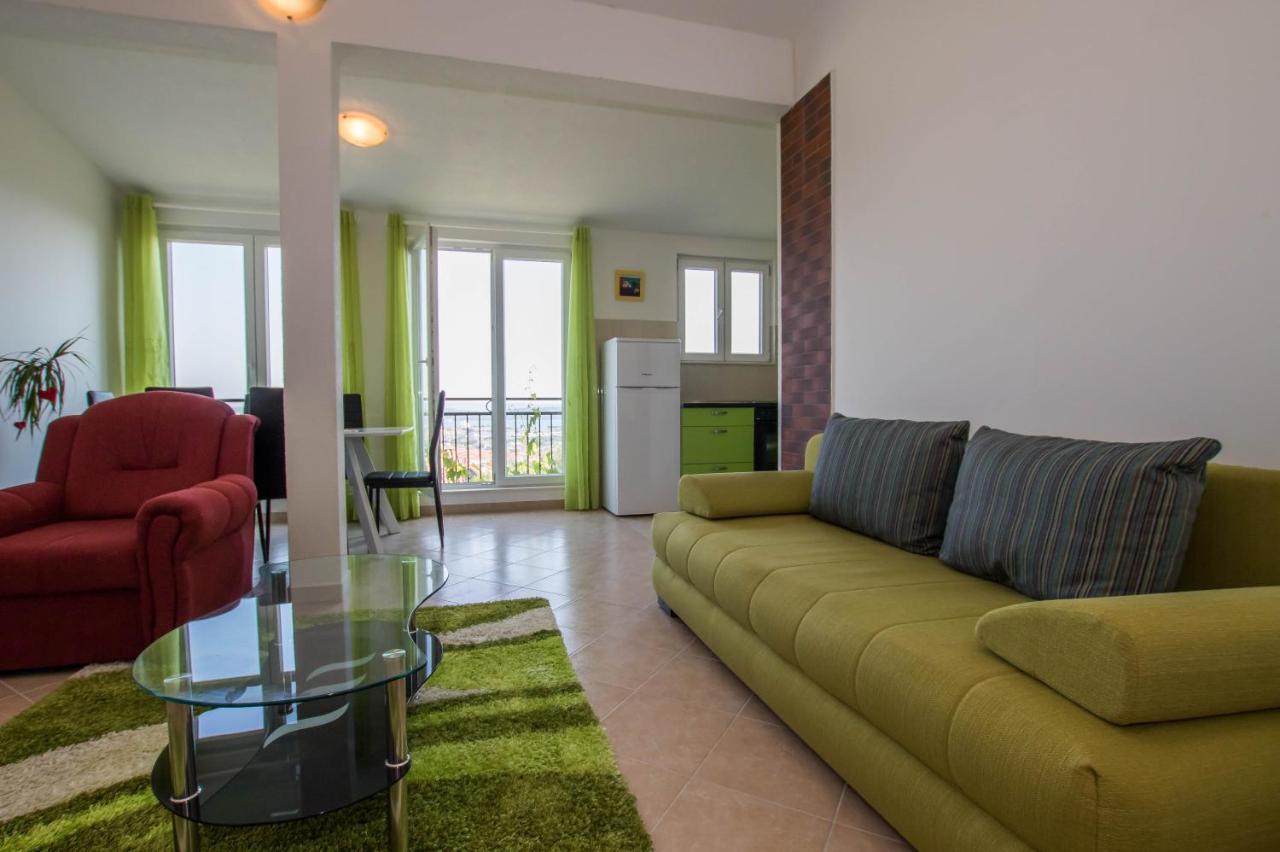 Apartment Andrea Трогир Екстериор снимка