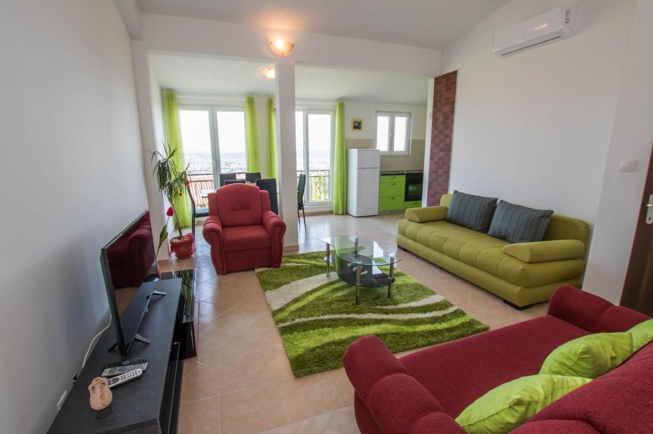 Apartment Andrea Трогир Екстериор снимка