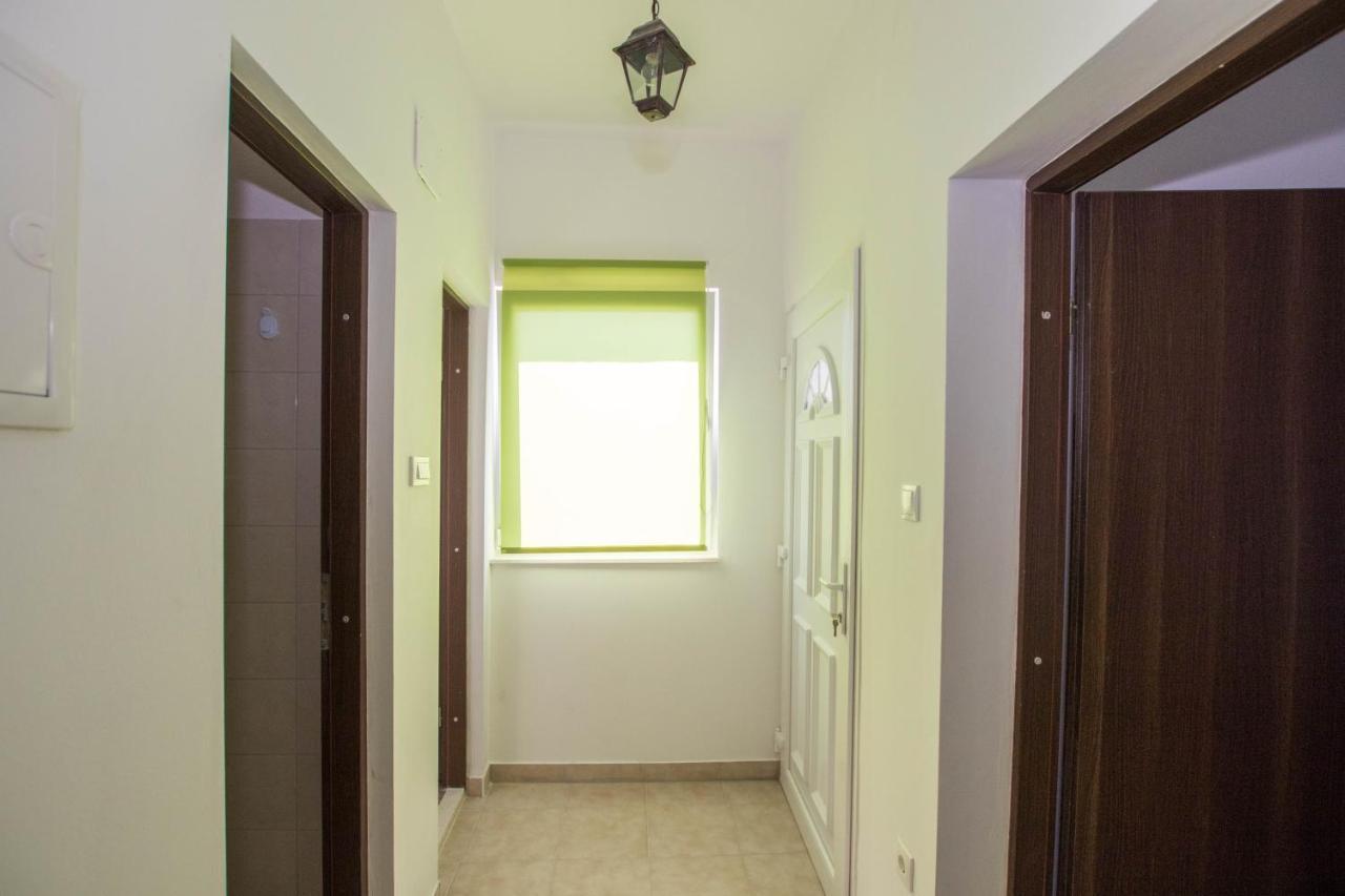 Apartment Andrea Трогир Екстериор снимка
