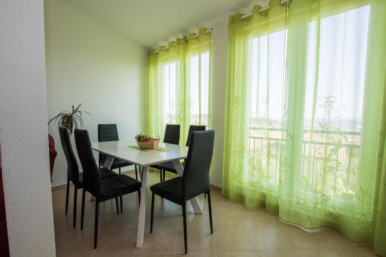 Apartment Andrea Трогир Екстериор снимка