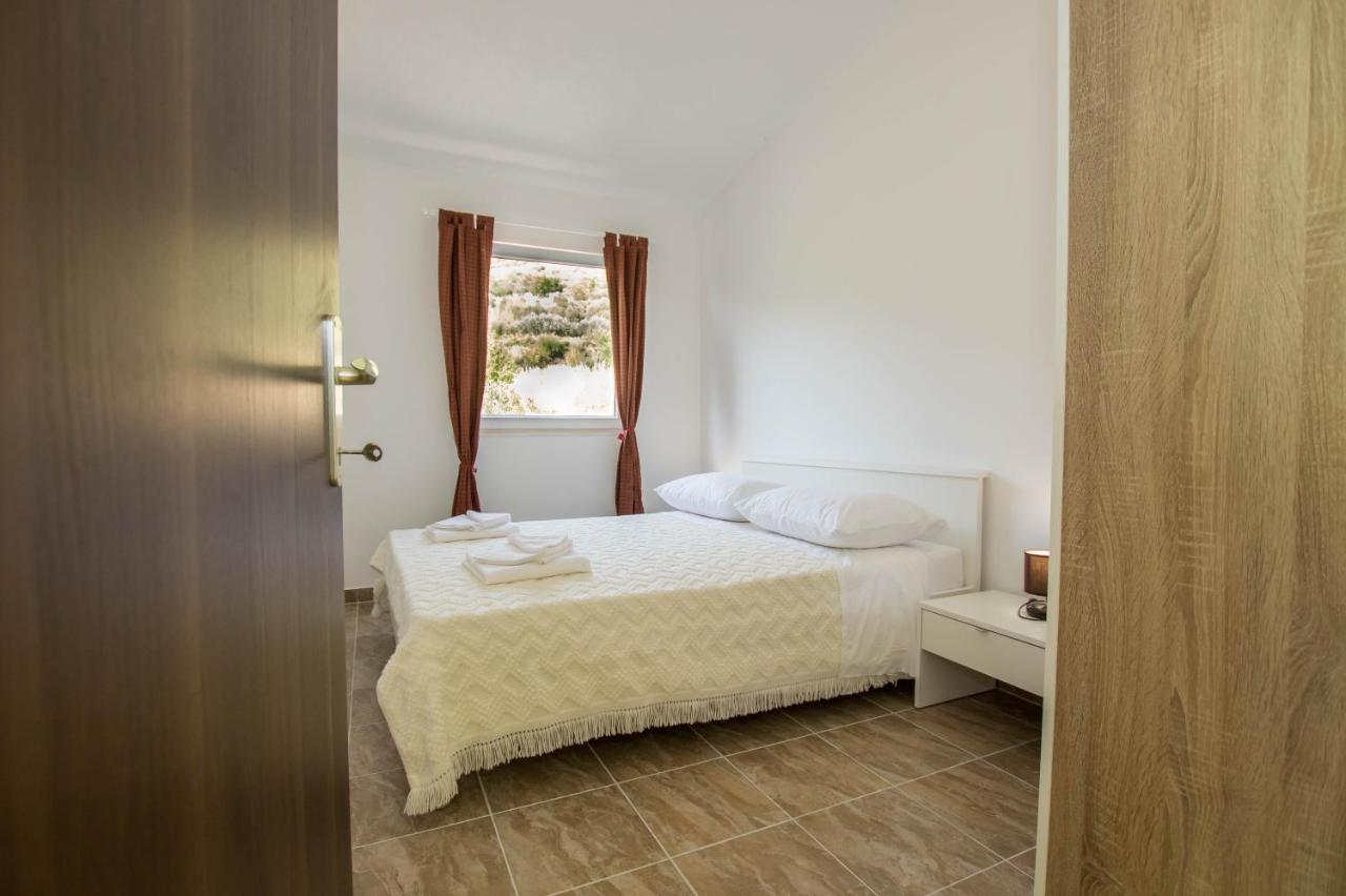 Apartment Andrea Трогир Екстериор снимка