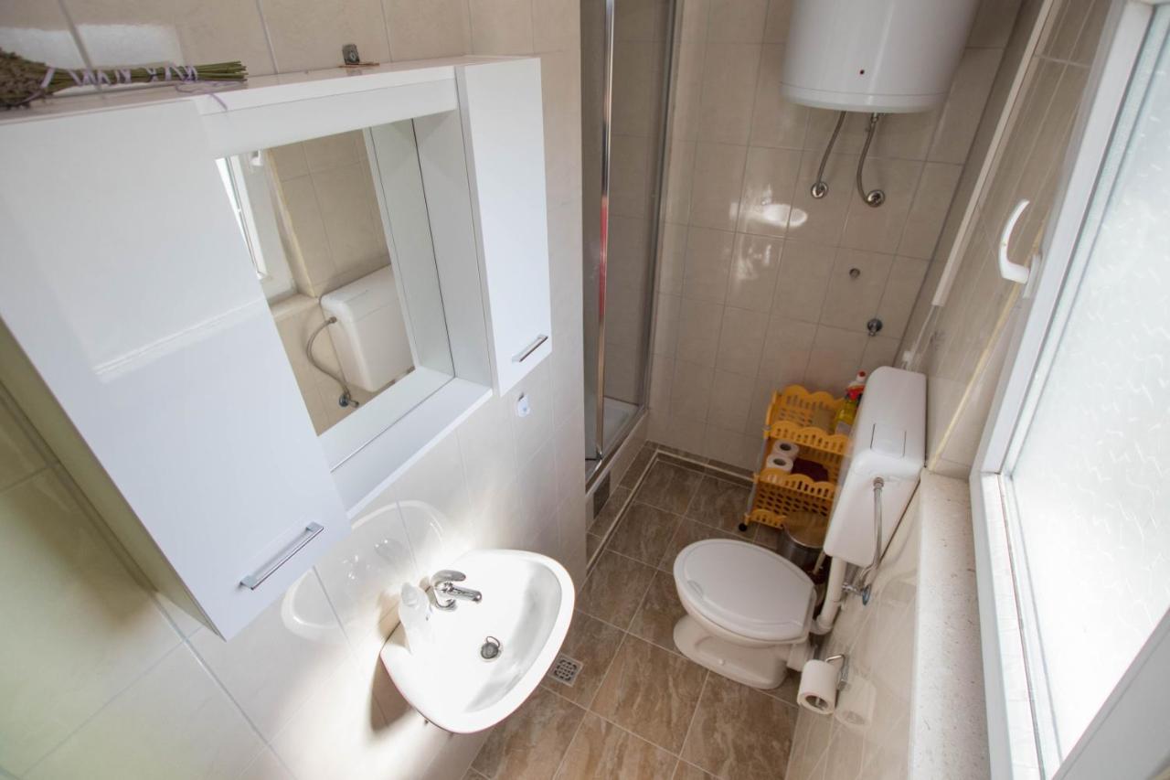 Apartment Andrea Трогир Екстериор снимка