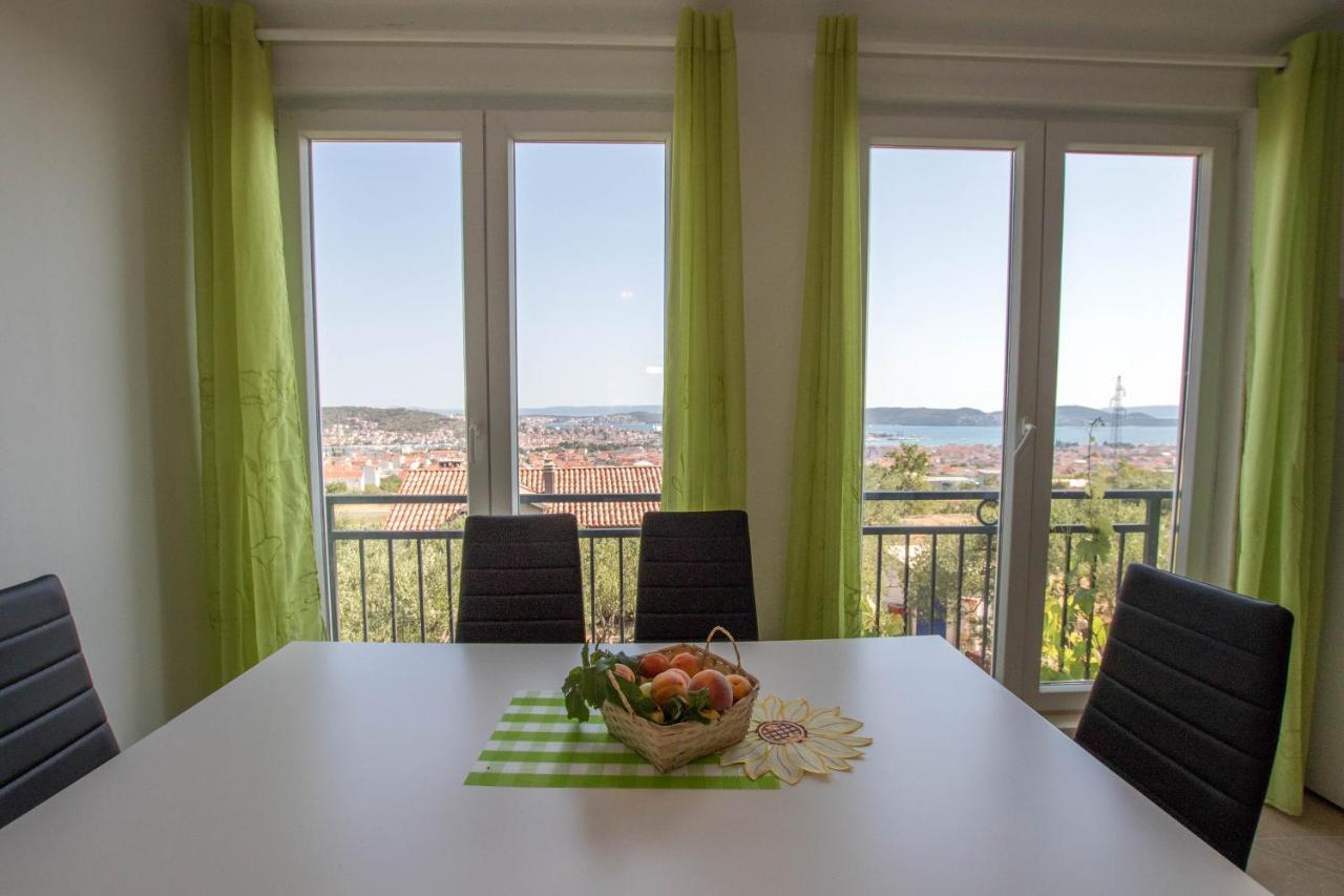 Apartment Andrea Трогир Екстериор снимка