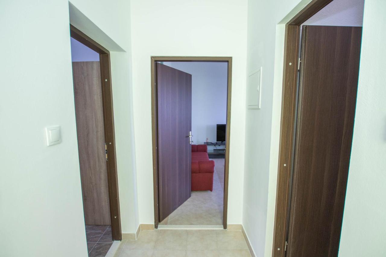 Apartment Andrea Трогир Екстериор снимка