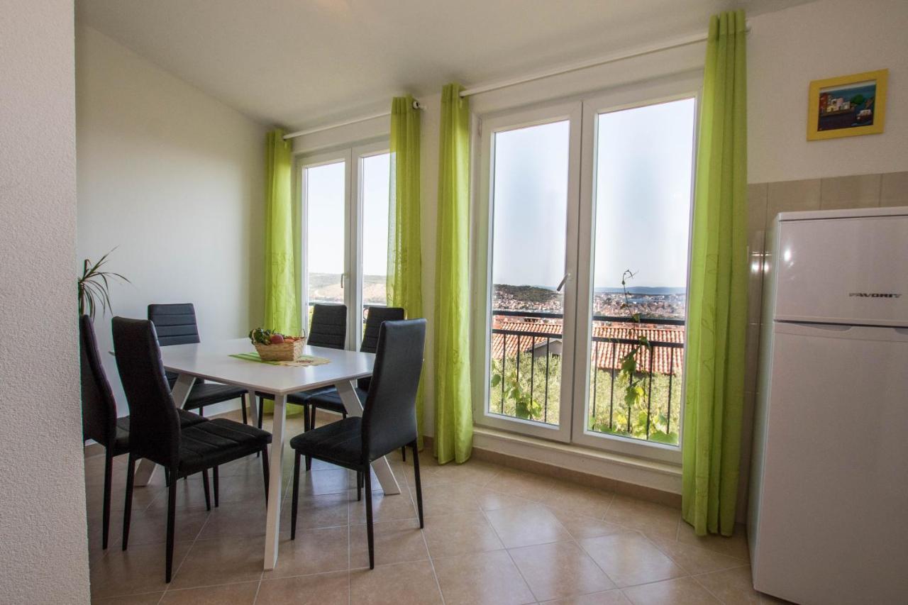 Apartment Andrea Трогир Екстериор снимка