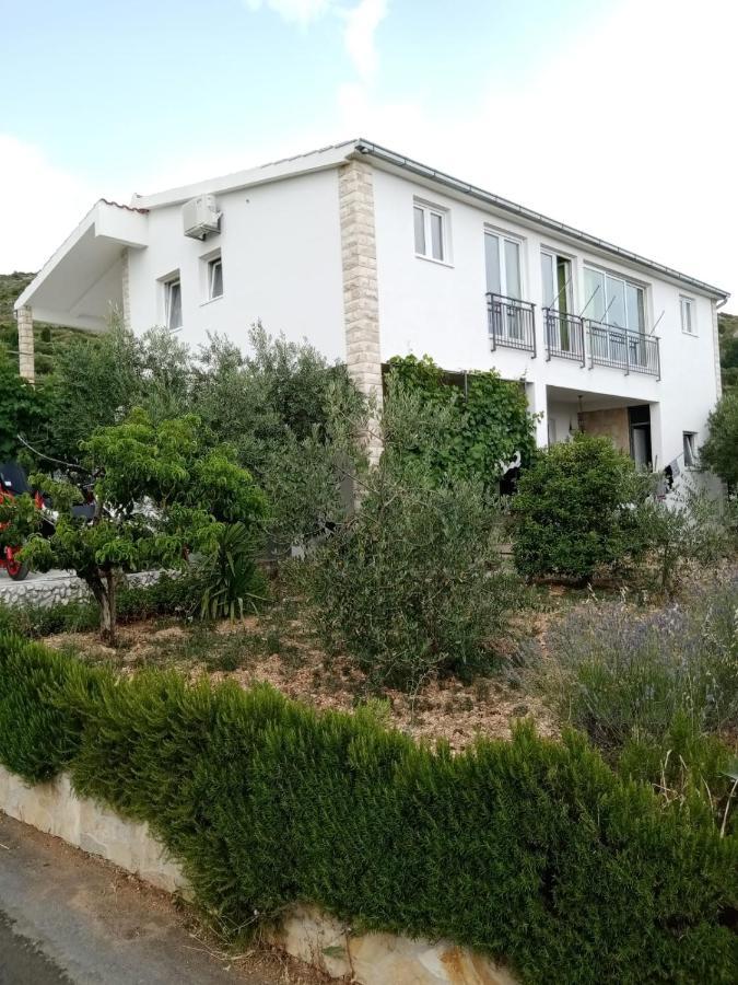 Apartment Andrea Трогир Екстериор снимка